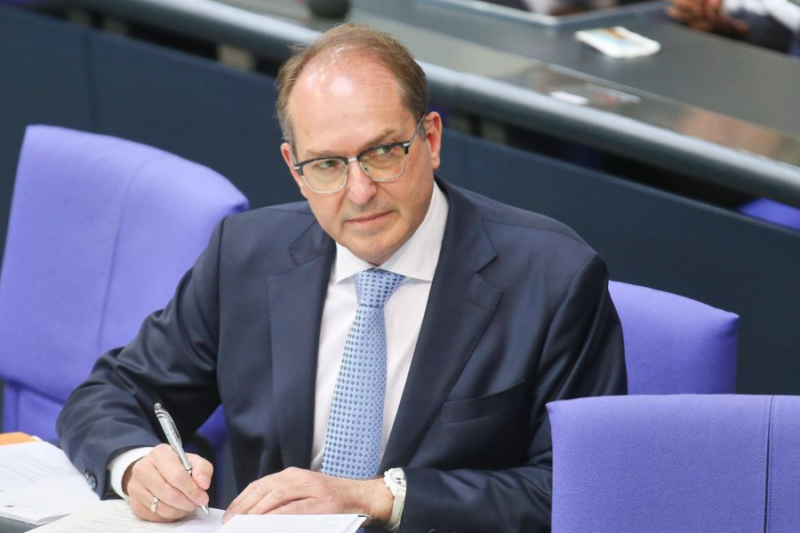 Alexander Dobrindt: Einfluss, Karriere und politische Positionen